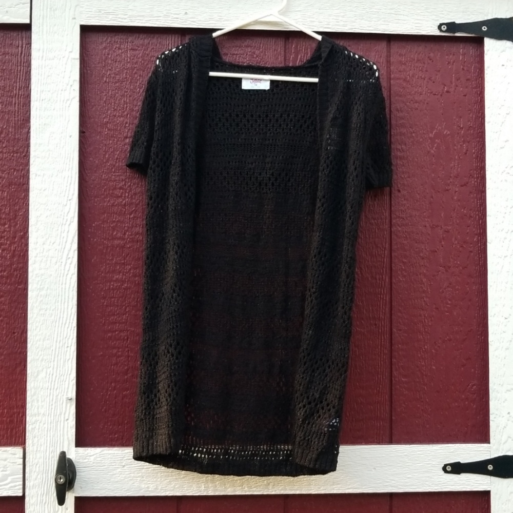 Black loose knit short sleeve cardigan